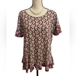Cato Ruffled tee tan plum floral sz L
